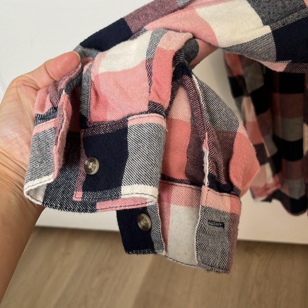 Maurice’s Shirt - Picture 4 of 6